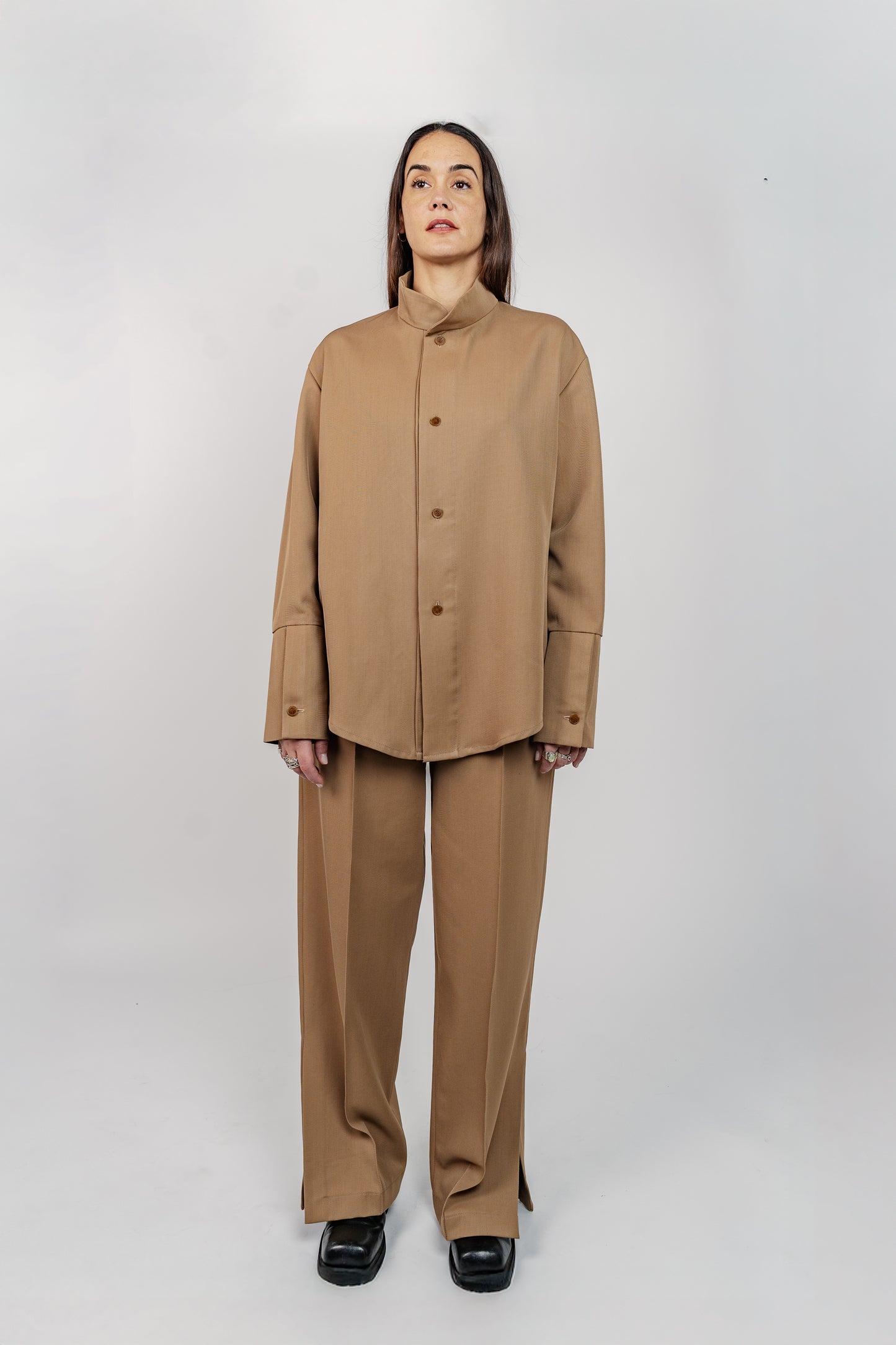 Chemise col haut en gabardine de laine